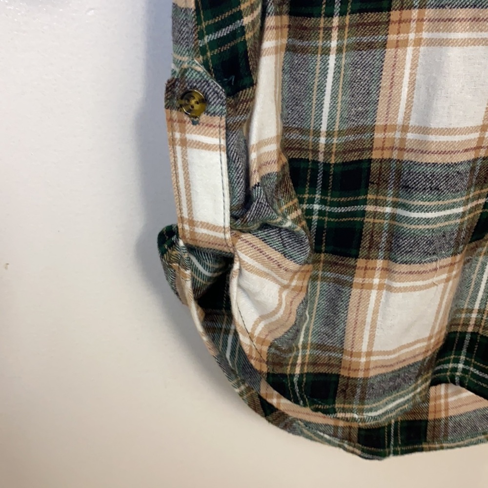 NWT Women’s plaid hoodie shirt - Picture 2 of 8